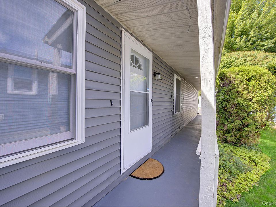 【中古】 木の家（vol．11） 11 A Dogwood Lane #11 A, Manorville, NY 11949 | Zillow