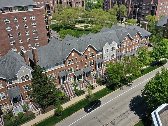 2nd image of 456 W Wood St