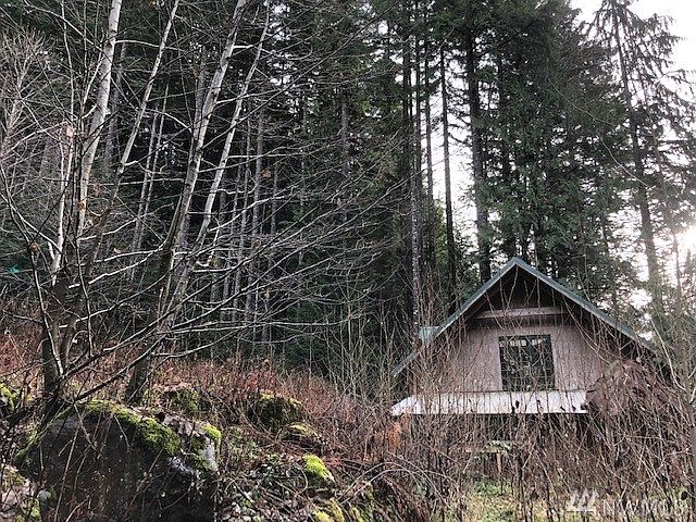 1st image of 10016 Foss River Rd NE