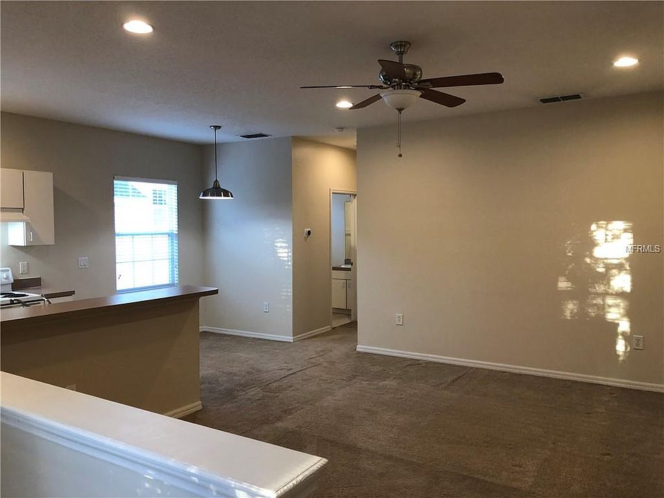 2nd image of 1131B Rush St