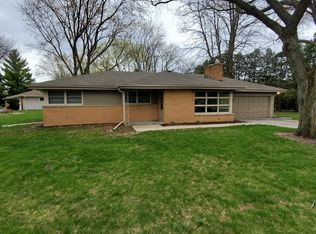 1420 Shawnee Pass, Brookfield, WI 53005