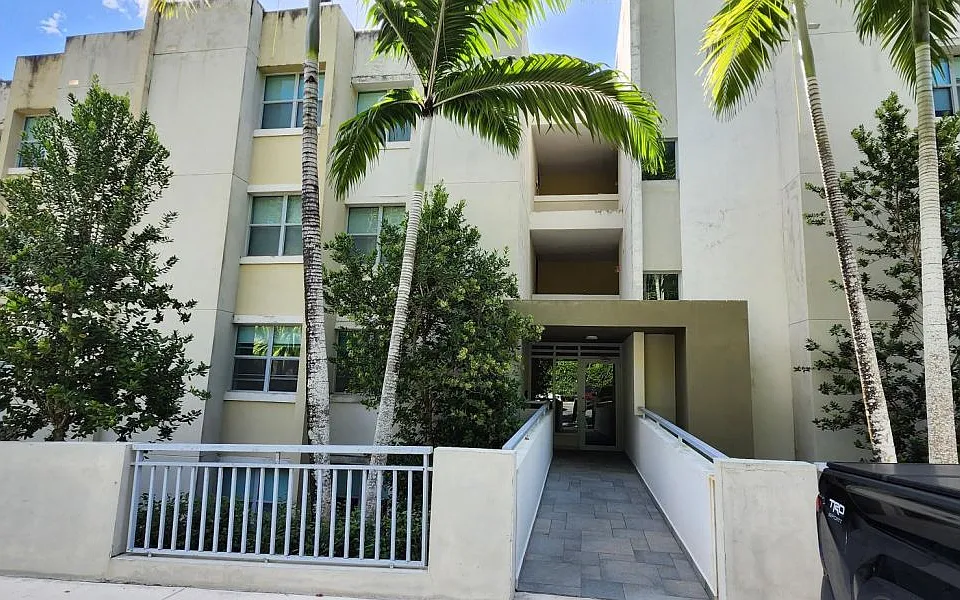 Cond Alamanda Apt 3103