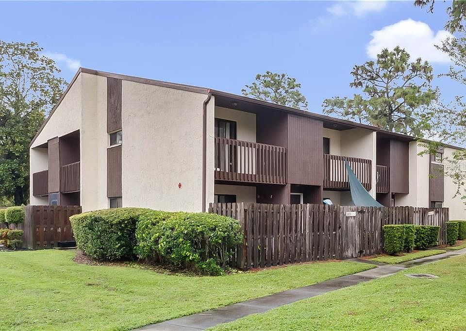 1st image of 2649 Crown Ct #2649
