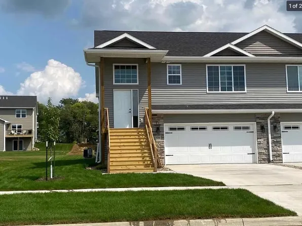 910 Hillside Dr, Tiffin, IA 52340