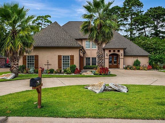 2nd image of 310 Sawgrass Cir