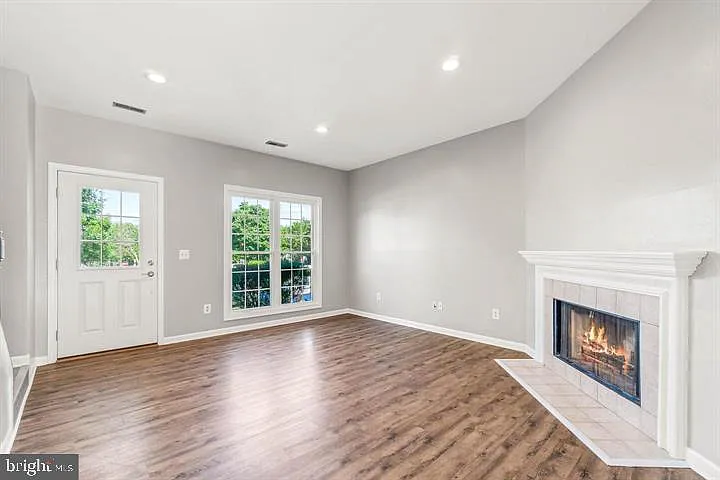 3074 Madden Ct — Photo 4