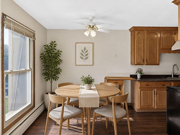 3rd image of 921 11th Ave S APT 5