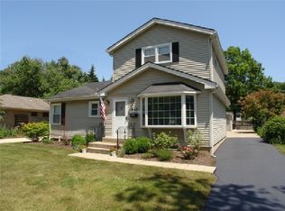 949 S Spring Rd, Elmhurst, IL 60126