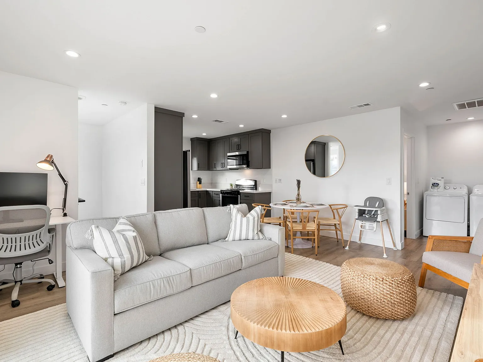 3 bed, $6,250 — Photo 1