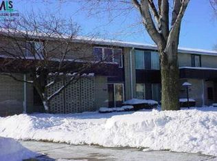 8299 Kennedy Cir, Warren, MI 48093