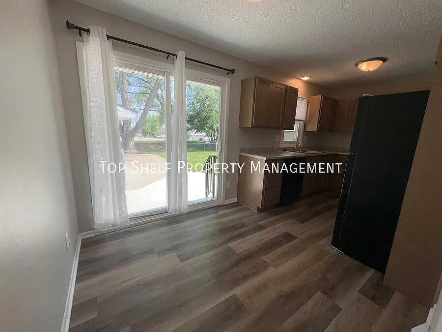 3 bed, 1660 sqft, $1,945 — Photo 4