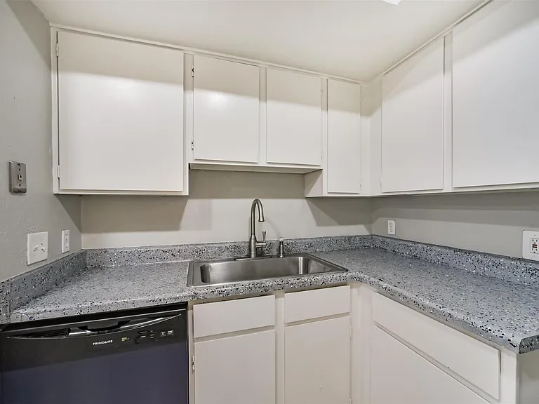 10811 Richmond Ave #65 — Photo 16