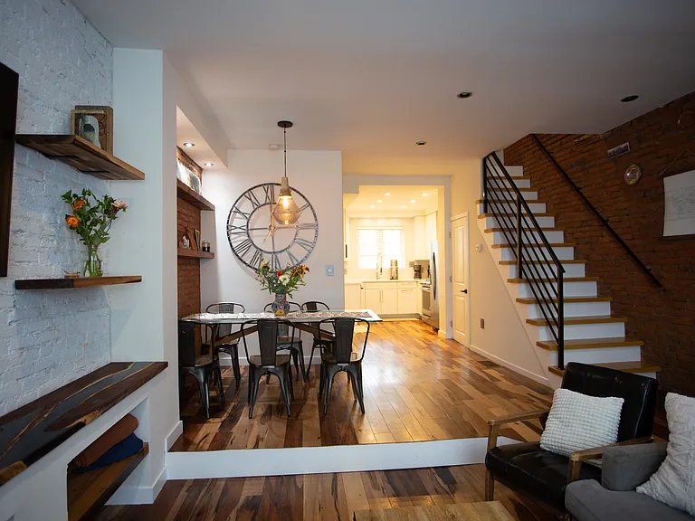 2404 E Cumberland St — Photo 8