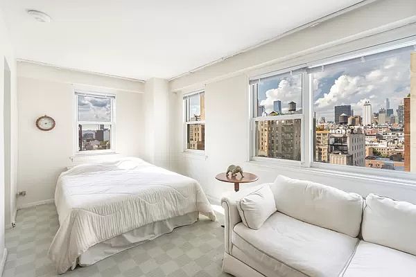 1st image of 101 W 12th St APT 16U