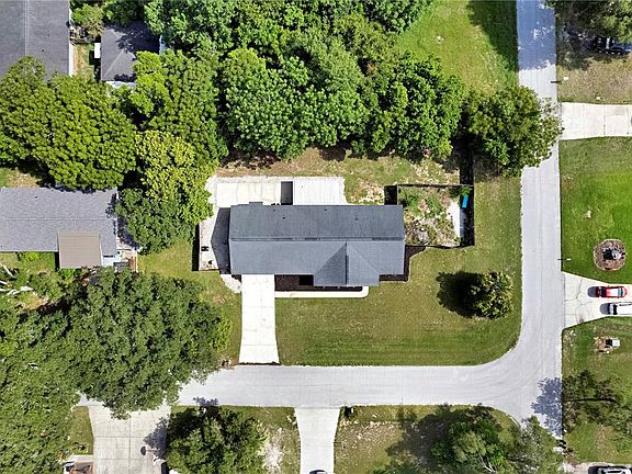 3rd image of 1179 Forest Hills Rd
