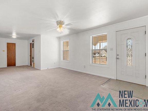 4th image of 900 E 10th St