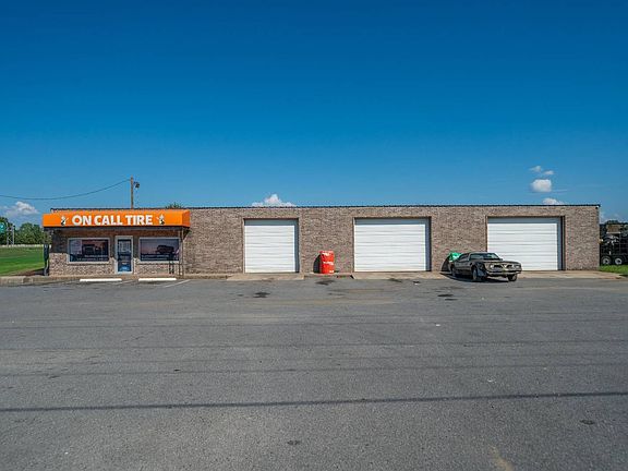 2nd image of 679 Highway 365