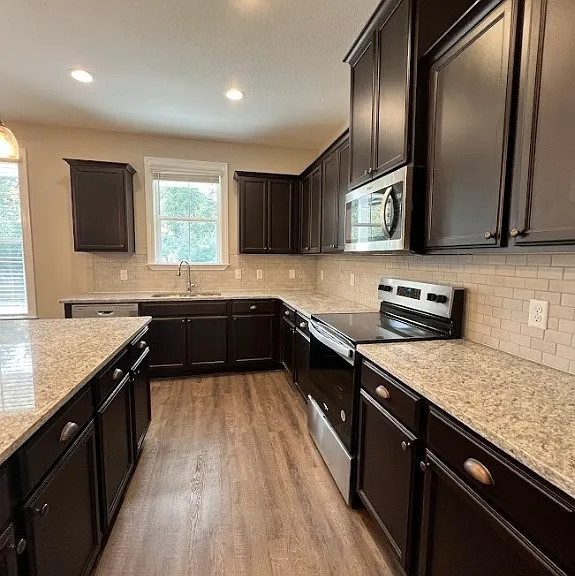 150 Sams Dr — Photo 10