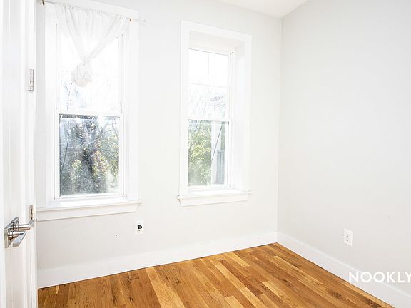 5th image of 326 Irving Ave #2F