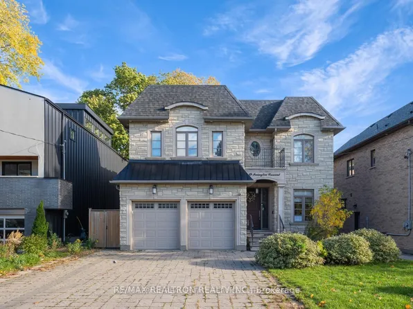 19 Irvington Cres, Toronto, ON M2N 2Z2