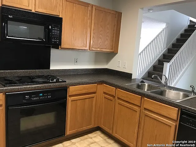 9611 Diamond Stone — Photo 18