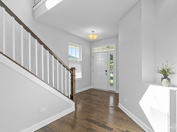 4th image of 27W177 Breme Dr W