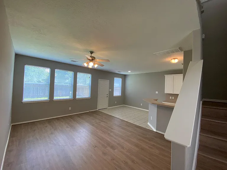 17234 Oakwood Chase Dr — Photo 2