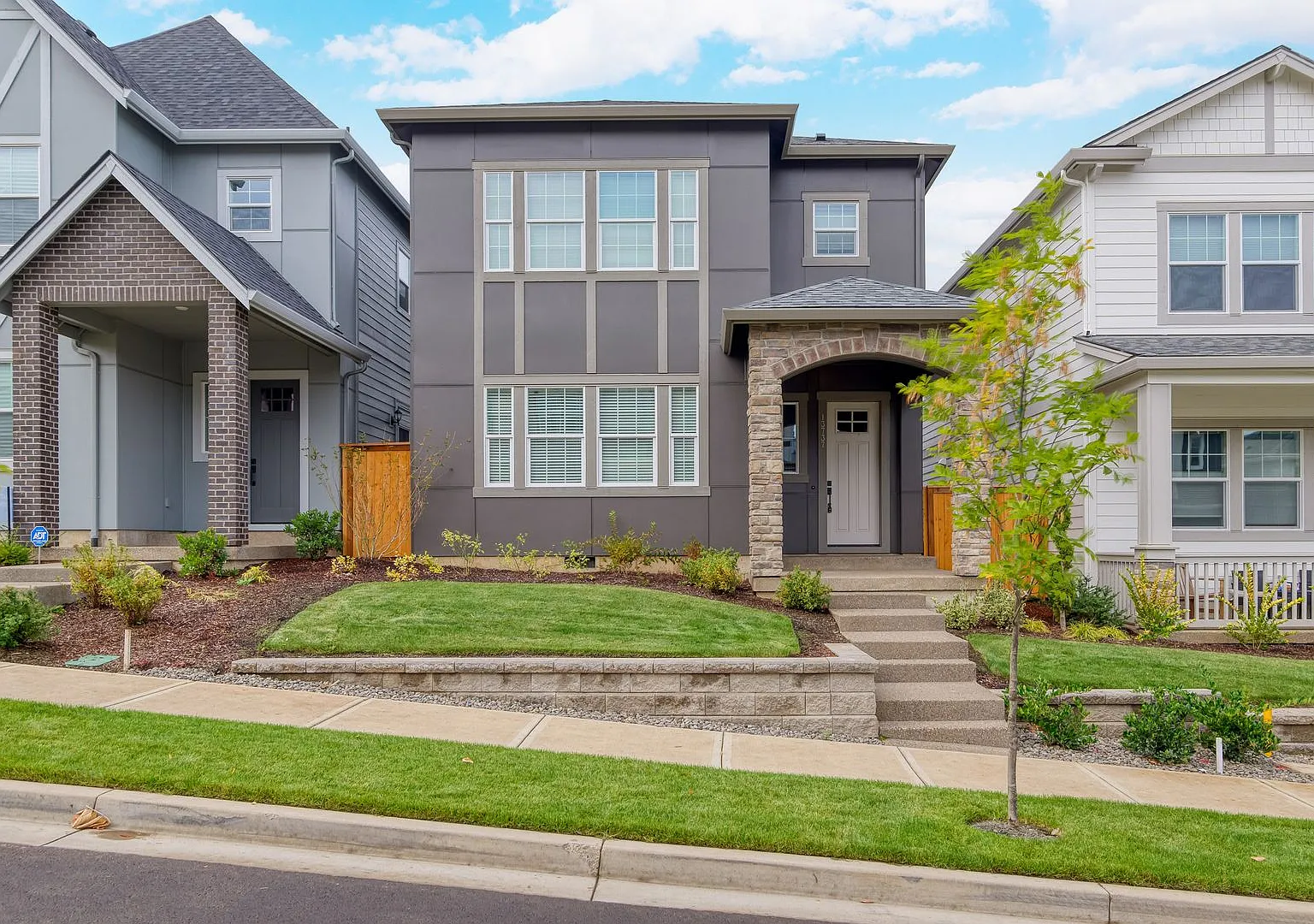 Welcome to Modern Living in this beautifully designed 4-bedroom, 2.5 bath home! — Photo 2