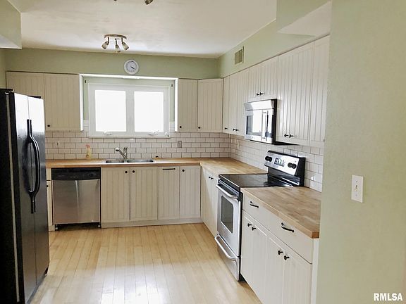 2nd image of 913 W Kensington Dr