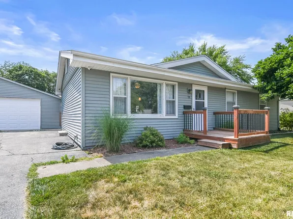 13 Fernwood Blvd, Jacksonville, IL 62650
