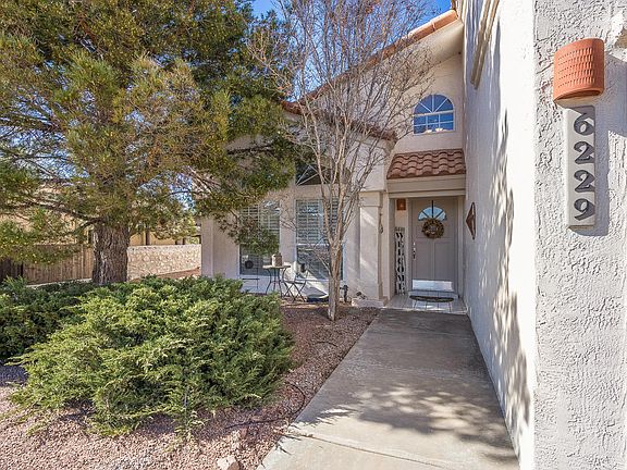 3rd image of 6229 Loma De Cristo Dr