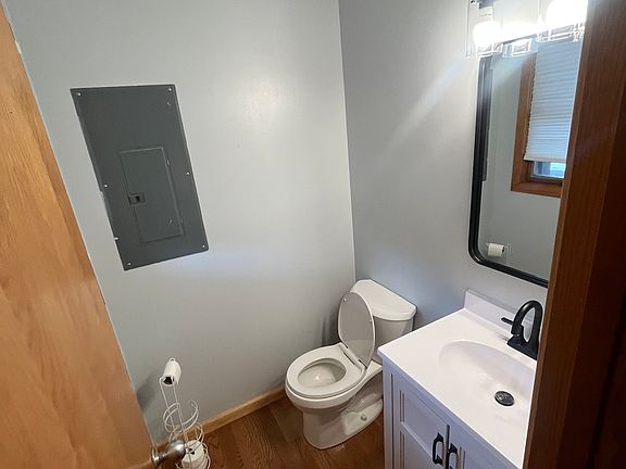 5th image of 70 Arrowwood Dr Unit D