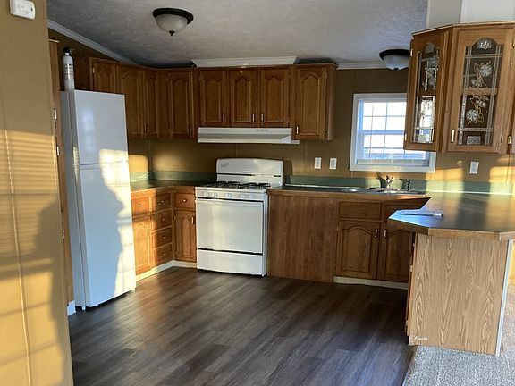 2nd image of 830 Wexford Pl