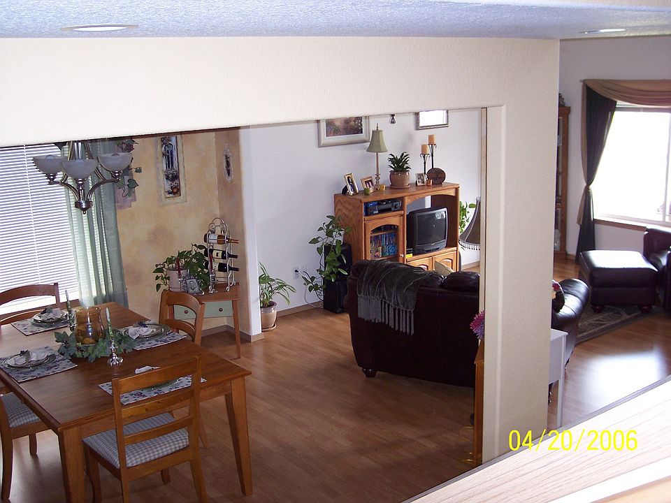 formal dining from stairs