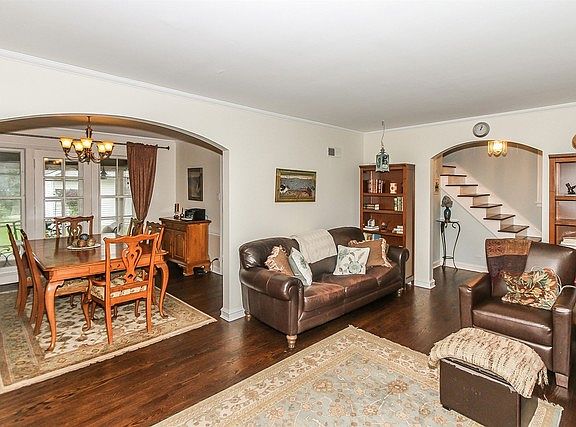 5th image of 4930 Lunt Ave