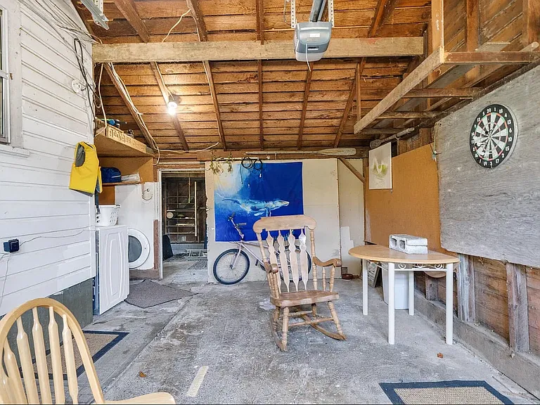 1355 Sunset Ave — Photo 10