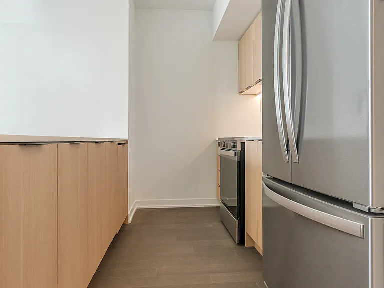 31 Huron St — Photo 5