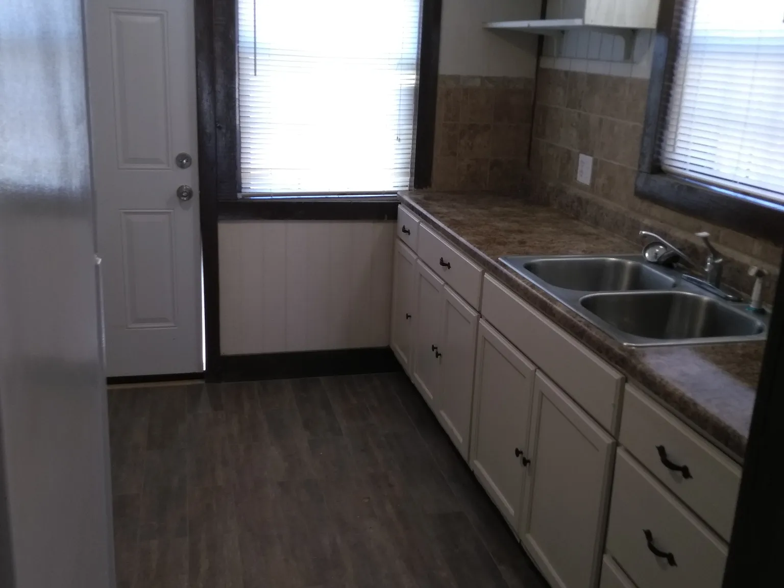 2 bed, 940 sqft, $950 — Photo 3