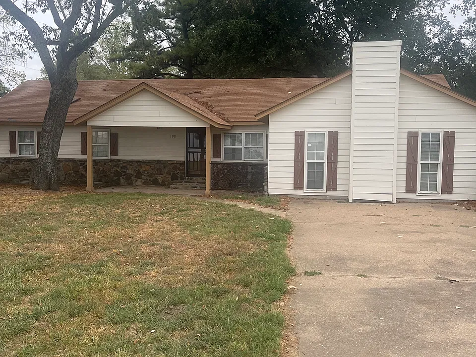 198 Lake Rd