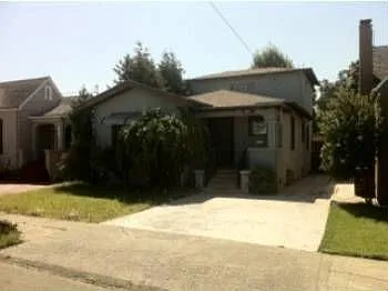 2526 83rd Ave photo 1