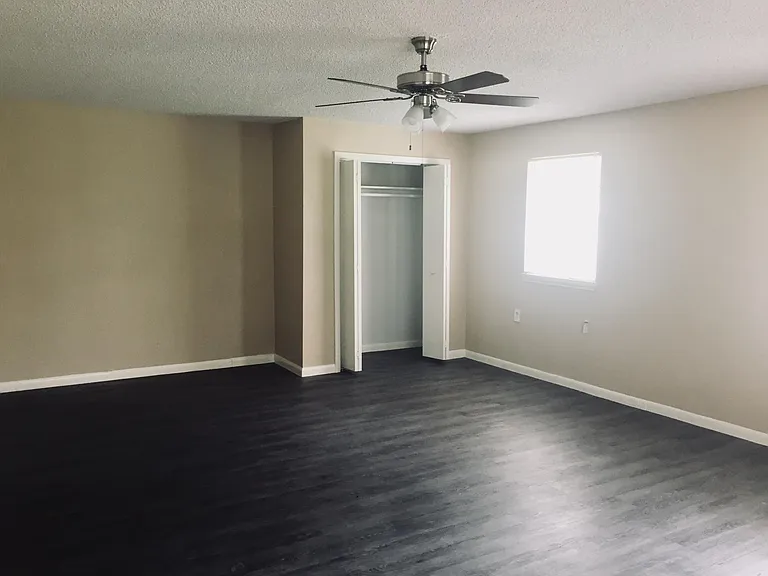 3319 Palm Ave — Photo 5