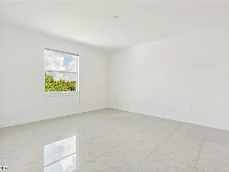 2725 SW Embers Ter — Photo 14