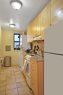 5th image of 259 E 33rd St APT 3