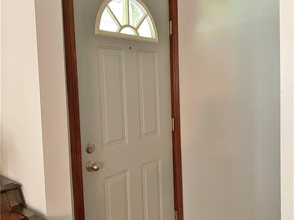 3rd image of 170 Westcliff Dr