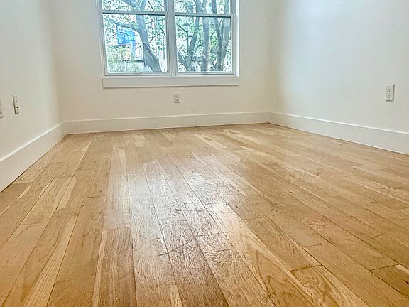 4th image of 828 Saint Johns Pl #3R