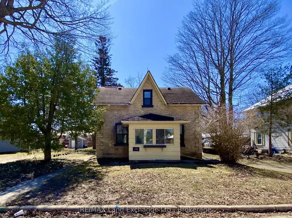 656 Market St, Saugeen Shores, ON N0H 2C3