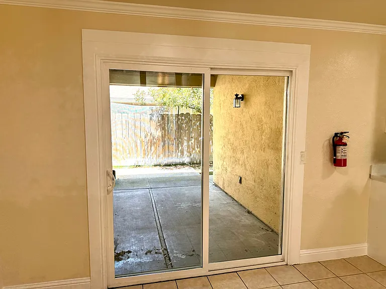 8815 Kelley Dr — Photo 15