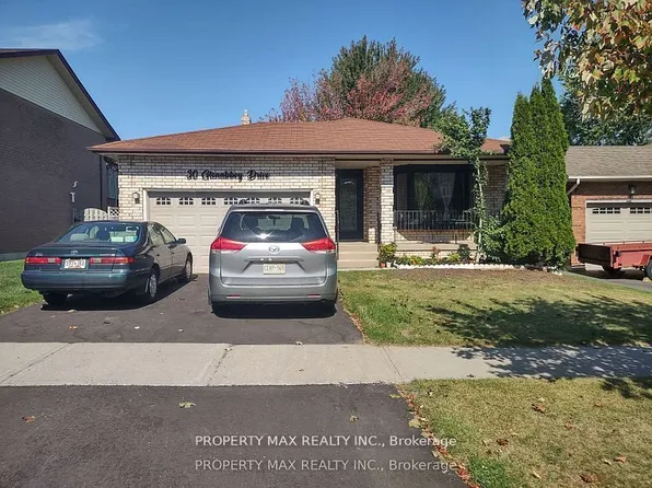 30 Glenabbey Dr #3, Clarington, ON L1E 1B8