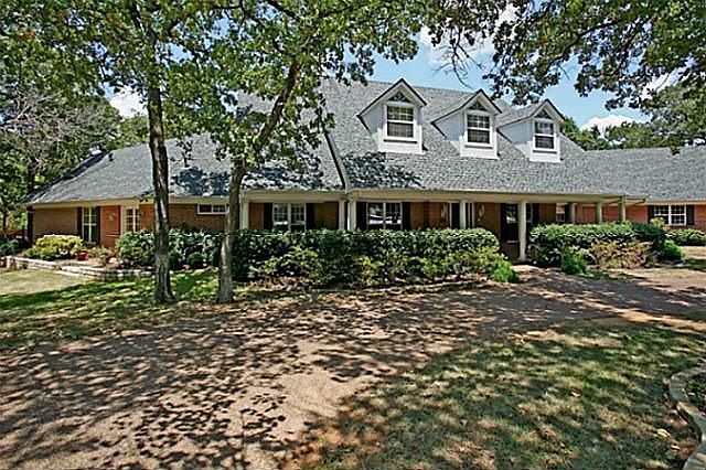 1st image of 825 Southview Trl