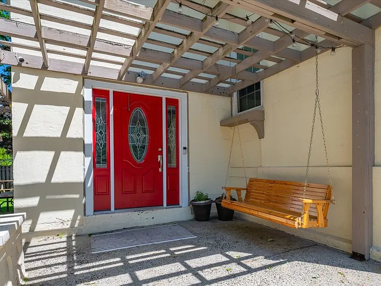 116 Soundview Ave — Photo 9